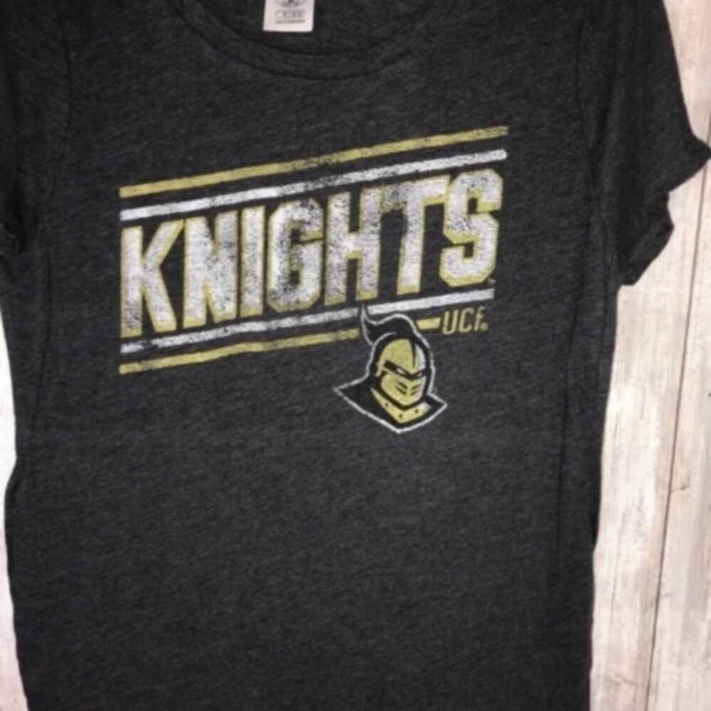 UCF Knights High Low Tee Women’s Medium Black Gold NCAA Fan Shirt - Picture 3 of 4